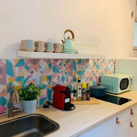Cosy Studio Design With Modern Bathroom Vaureal エクステリア 写真