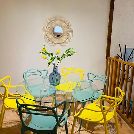 Cosy Studio Design With Modern Bathroom Vaureal エクステリア 写真