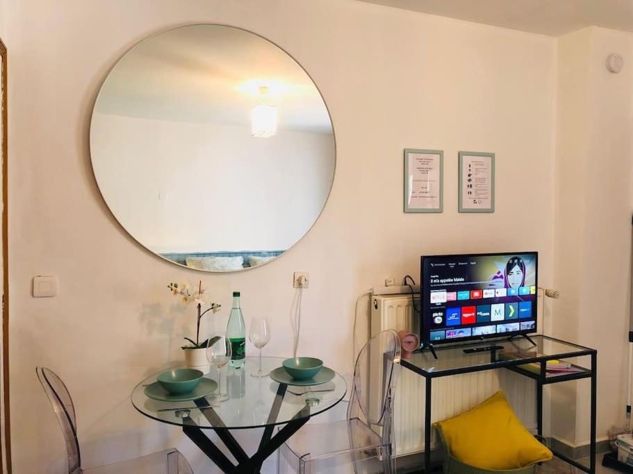 Cosy Studio Design With Modern Bathroom Vaureal エクステリア 写真
