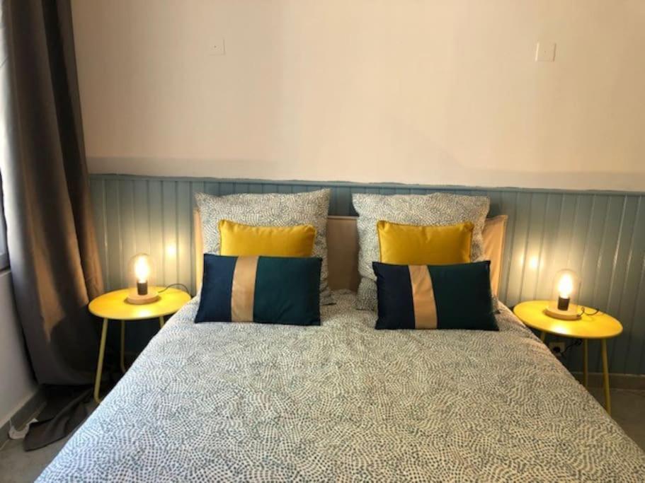Cosy Studio Design With Modern Bathroom Vaureal エクステリア 写真