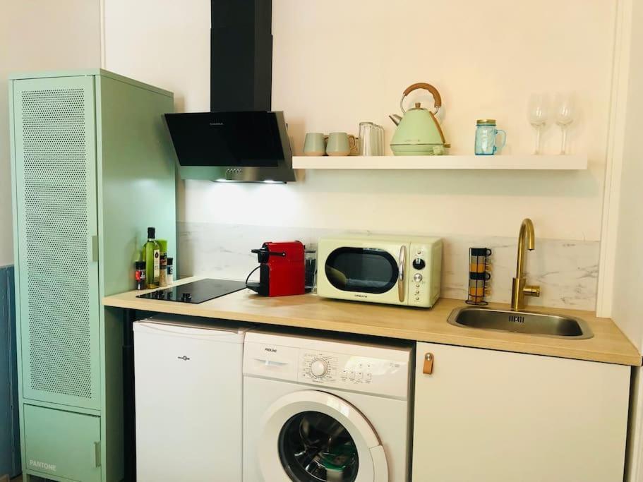 Cosy Studio Design With Modern Bathroom Vaureal エクステリア 写真