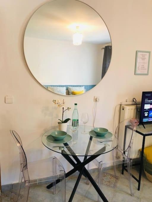 Cosy Studio Design With Modern Bathroom Vaureal エクステリア 写真