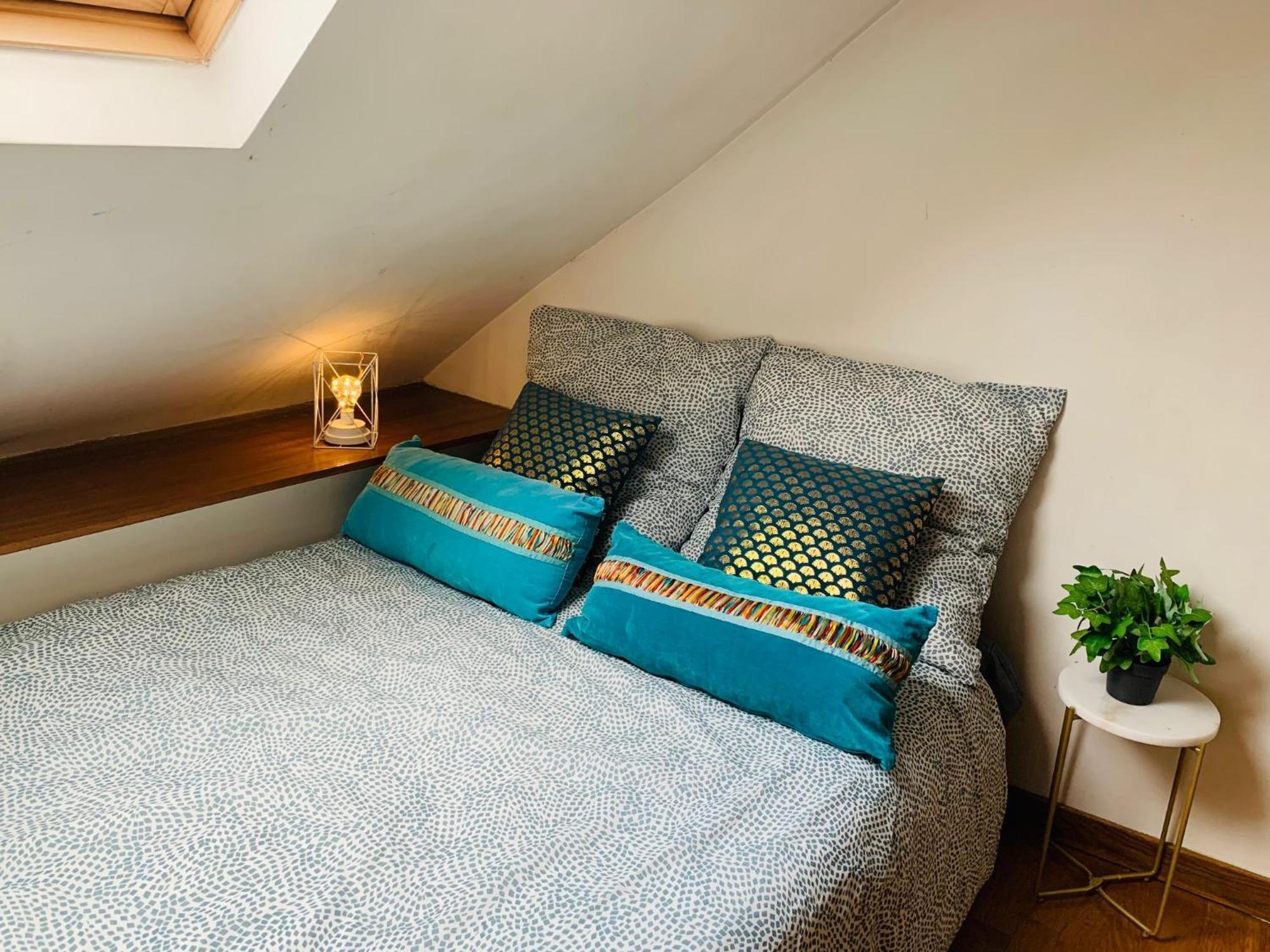 Cosy Studio Design With Modern Bathroom Vaureal エクステリア 写真