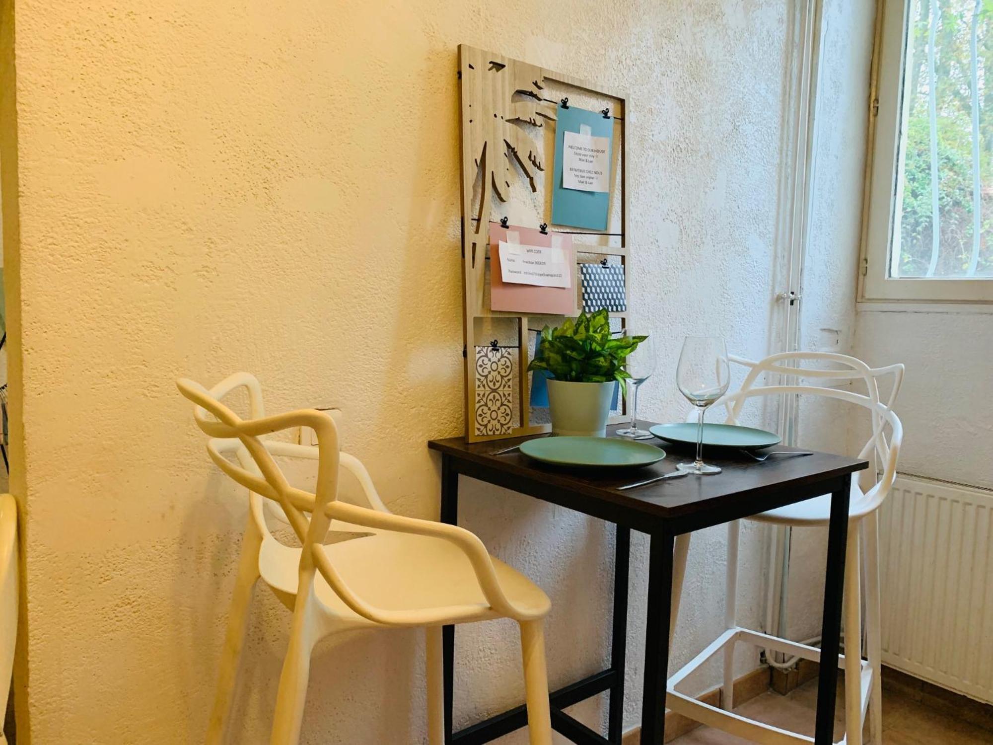 Cosy Studio Design With Modern Bathroom Vaureal エクステリア 写真