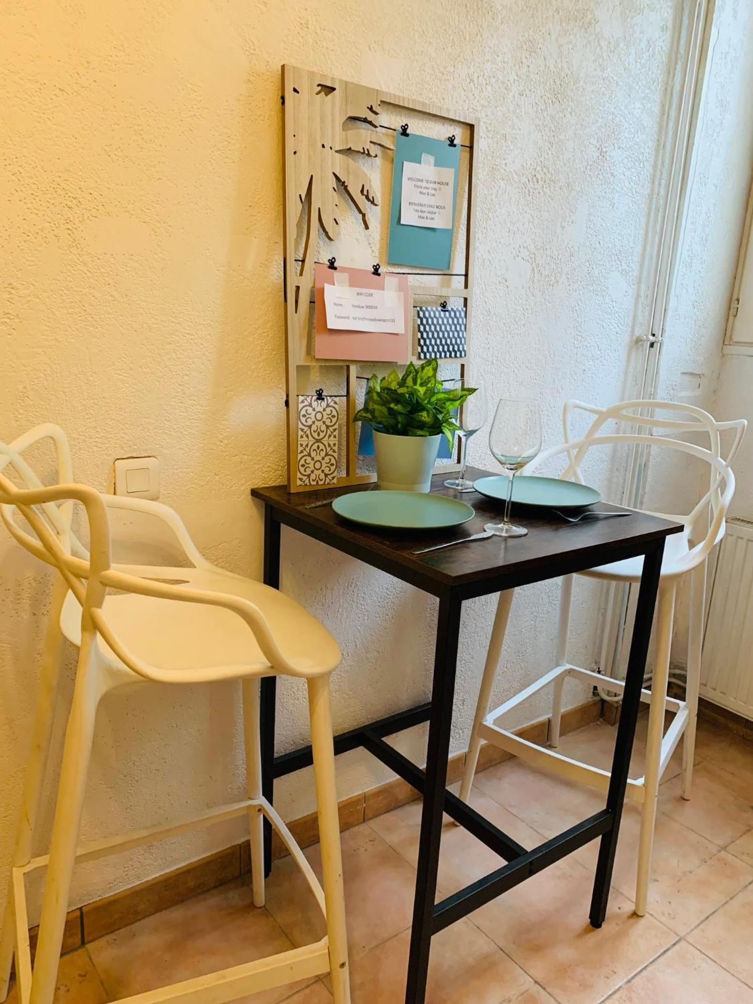 Cosy Studio Design With Modern Bathroom Vaureal エクステリア 写真