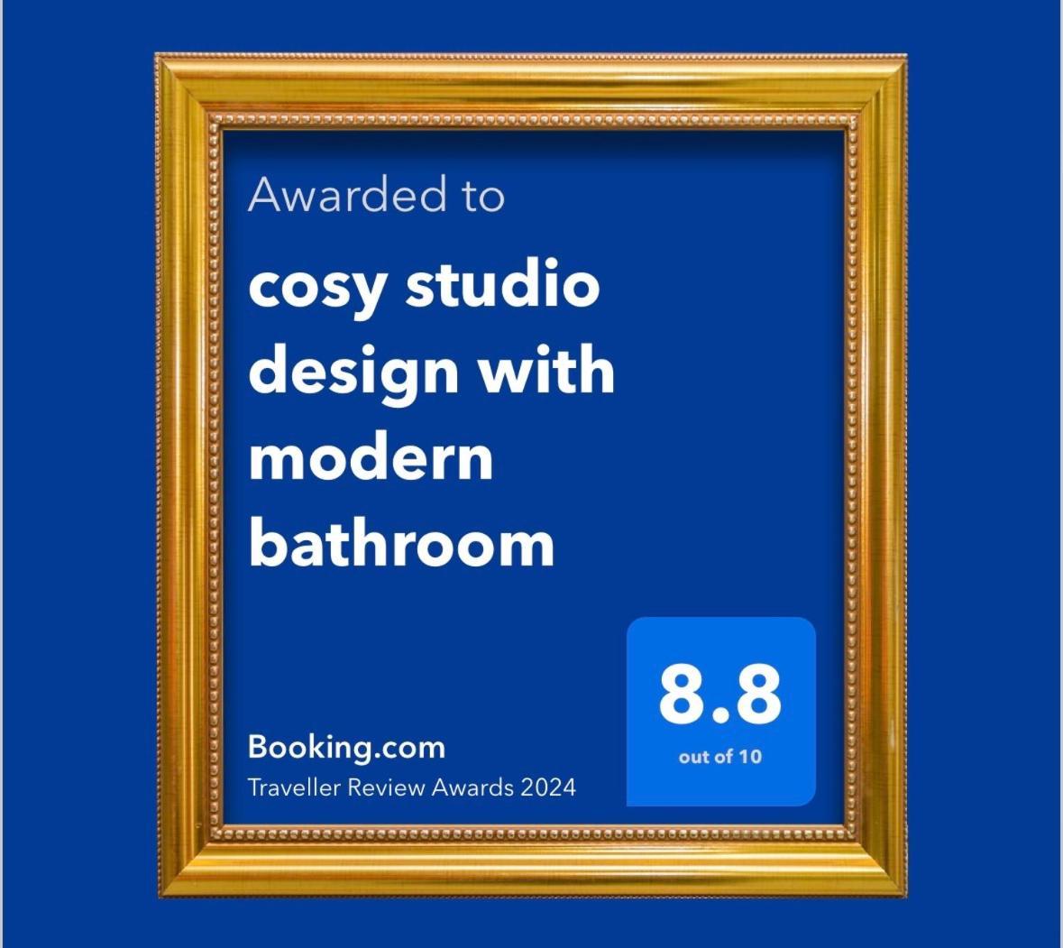 Cosy Studio Design With Modern Bathroom Vaureal エクステリア 写真